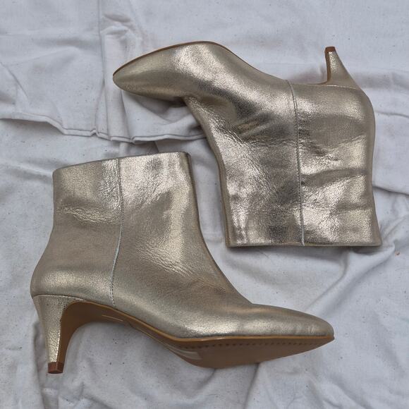 NEW Dolce Vita Dee pointed-toe bootie platinum distressed leather women size 7.5 - Picture 2 of 6